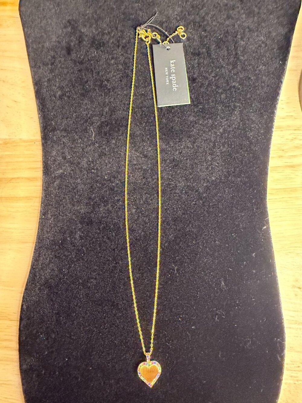 Kate Spade Take Heart Pendant Necklace NWT - Picture 2 of 2